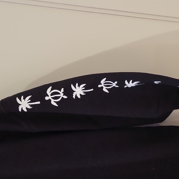 Hawaiian Hoodie - Picture 4 of 5